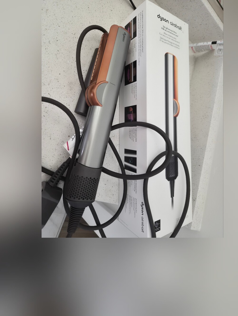 Dyson Airstrait